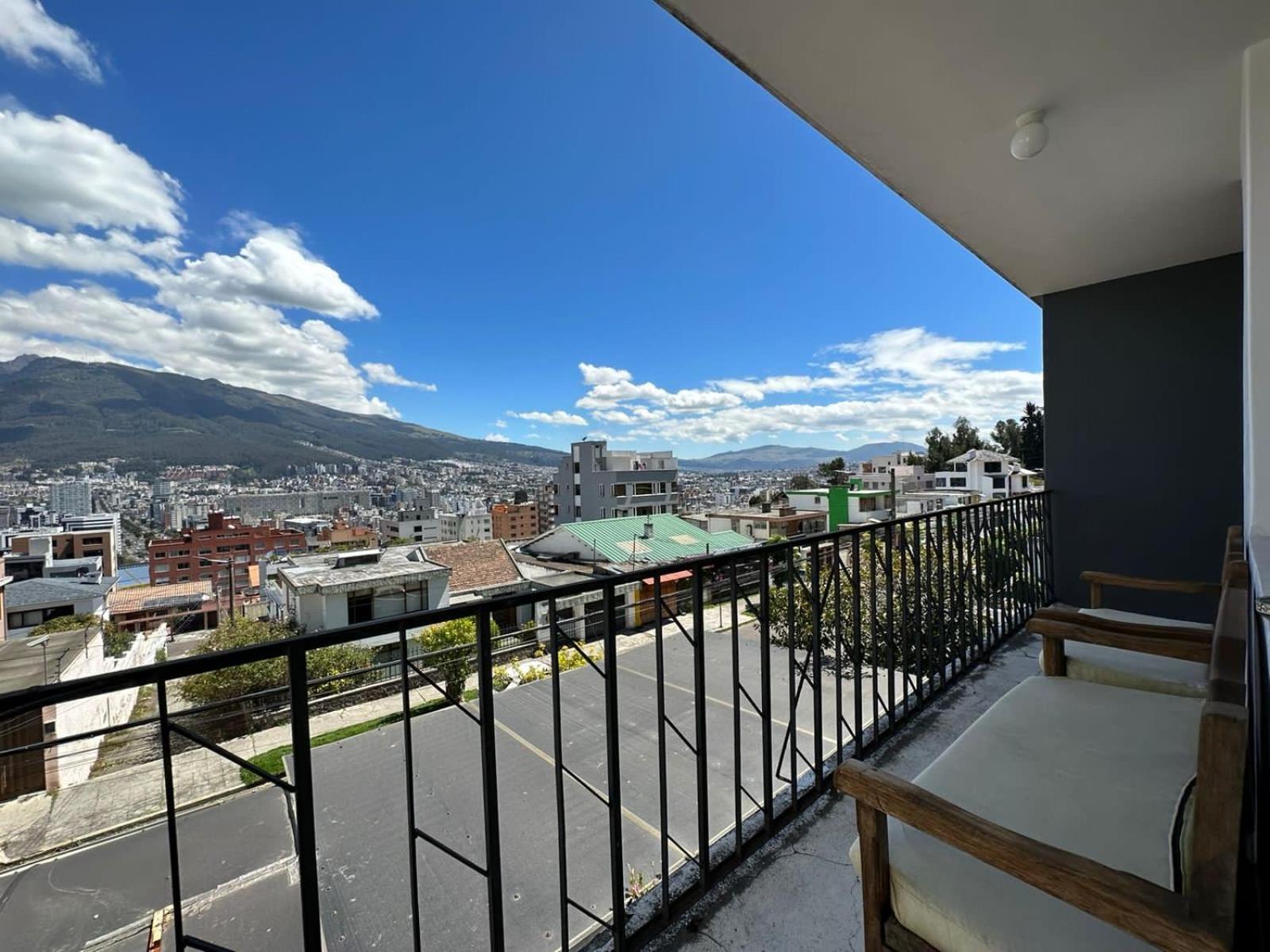 St. Gallen Haus Quito Bagian luar foto