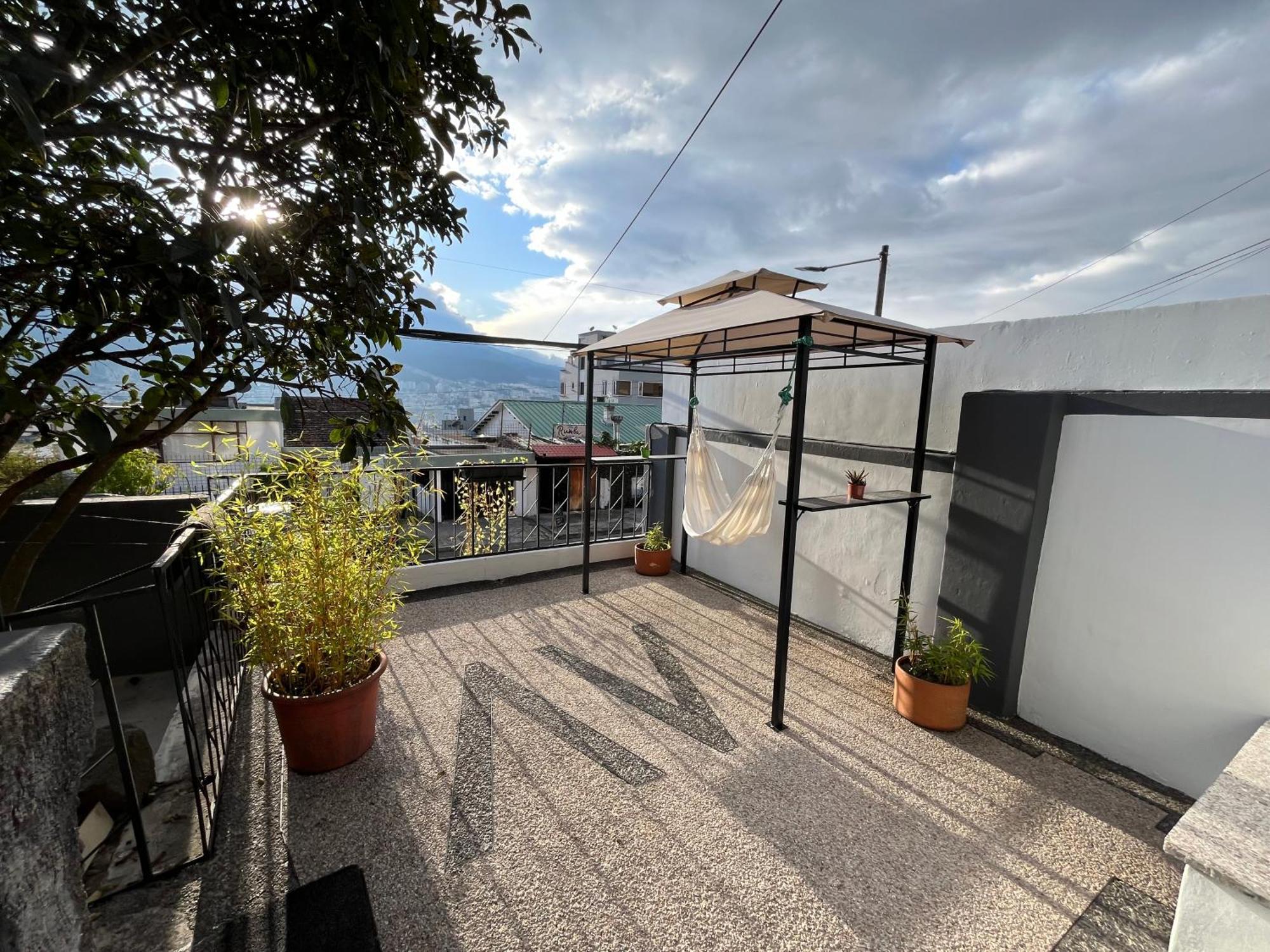 St. Gallen Haus Quito Bagian luar foto