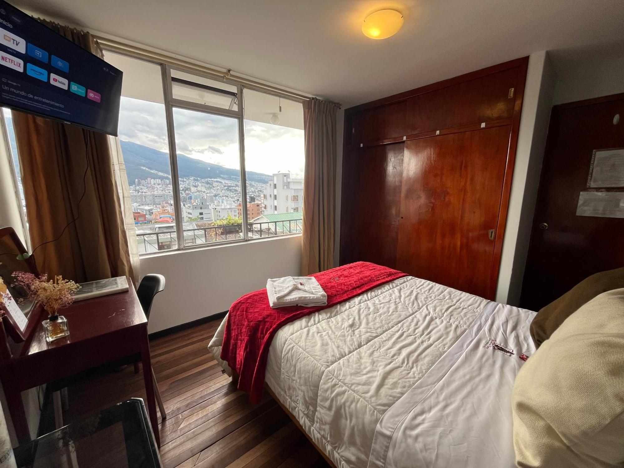 St. Gallen Haus Quito Bagian luar foto