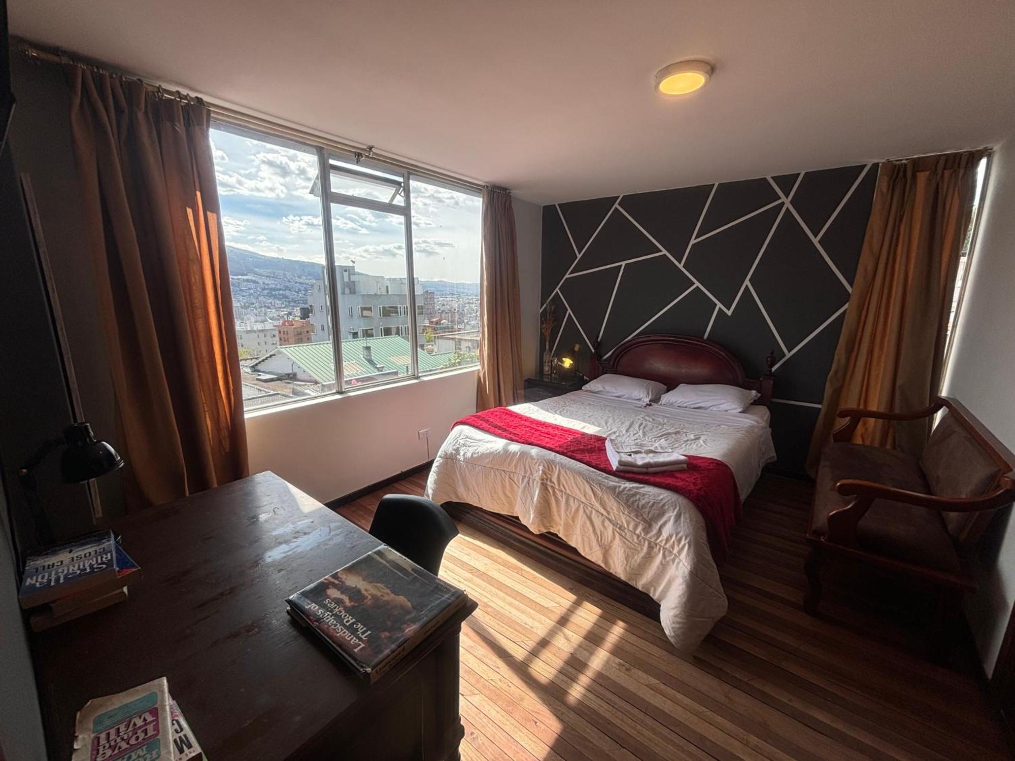 St. Gallen Haus Quito Bagian luar foto